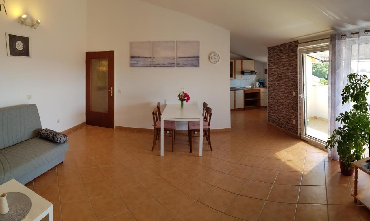 Apartments Lori Πόρετς Εξωτερικό φωτογραφία