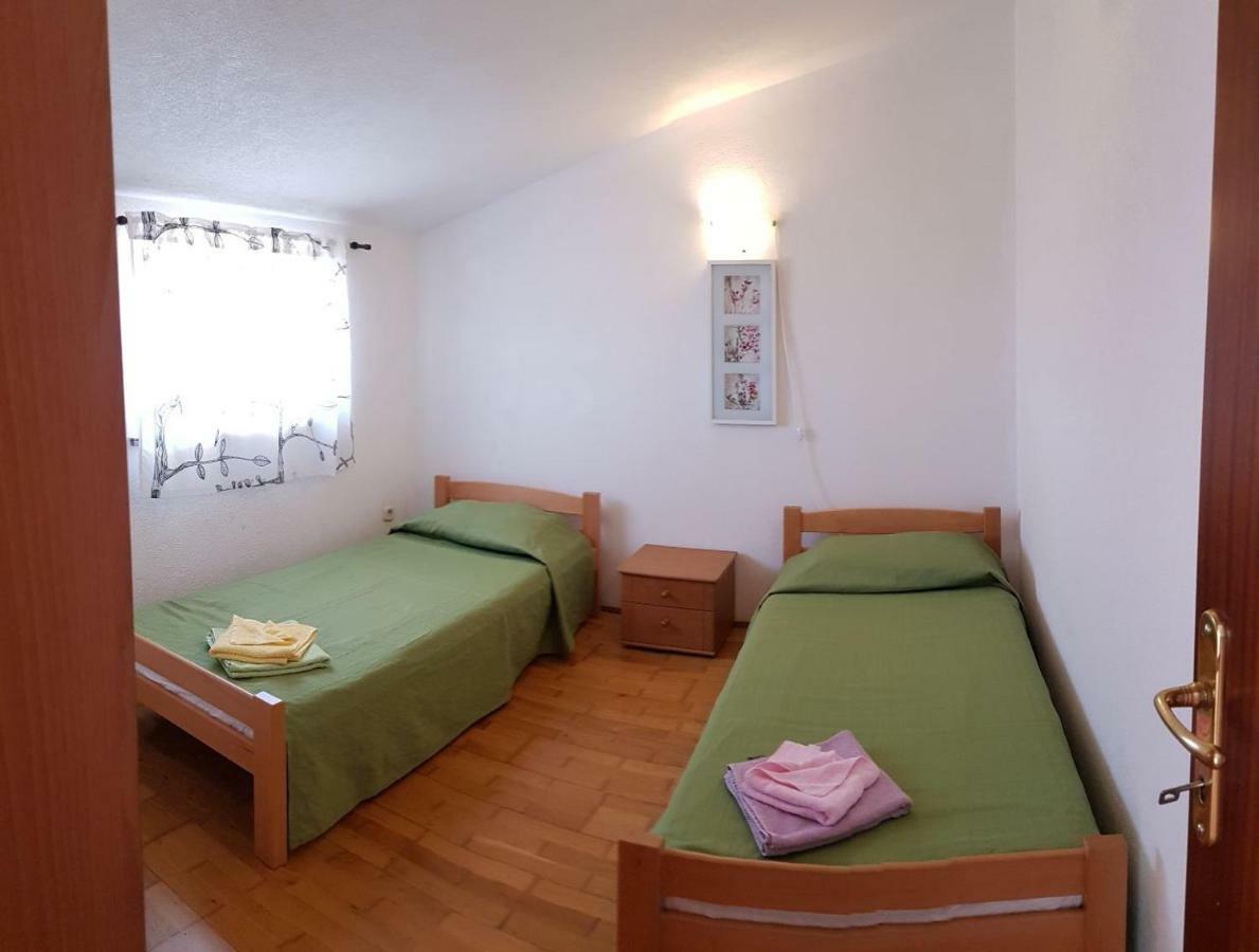Apartments Lori Πόρετς Εξωτερικό φωτογραφία