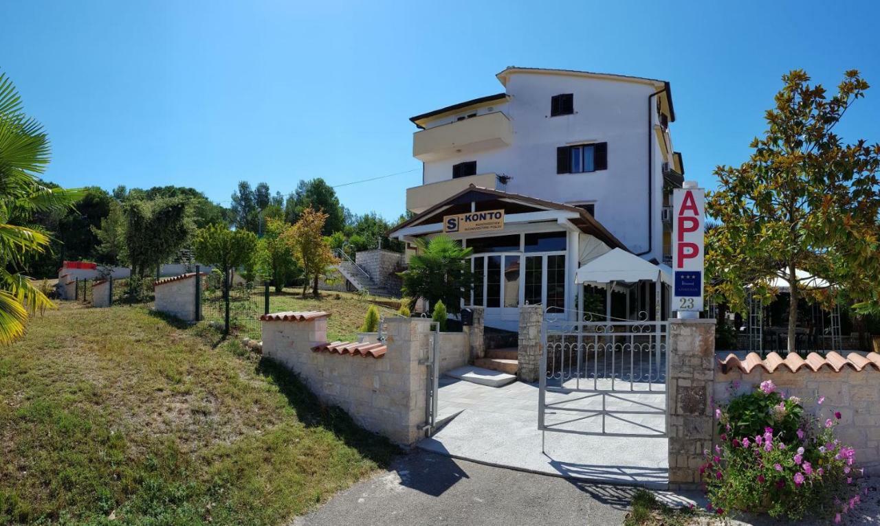 Apartments Lori Πόρετς Εξωτερικό φωτογραφία